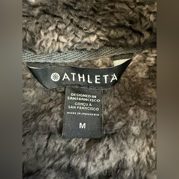 Athleta Women’s Fog Camo Bluff Sherpa Tugga Vest - Size Medium - Picture 6 of 8